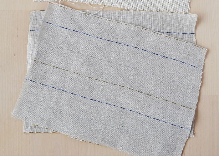 Measure and cut the fabric for the base and for the lining