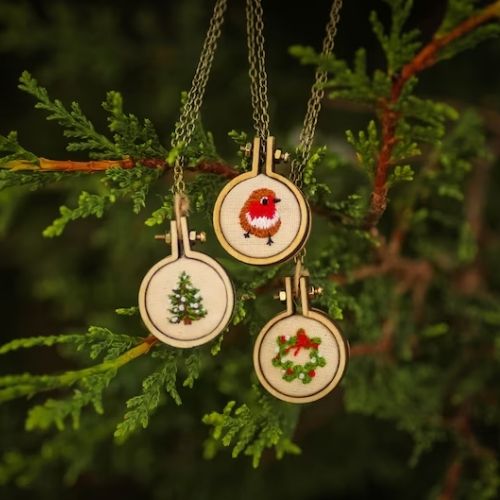 Mini Embroidery Hoop Decorations - embroidery pattern by ionaroseart on Etsy